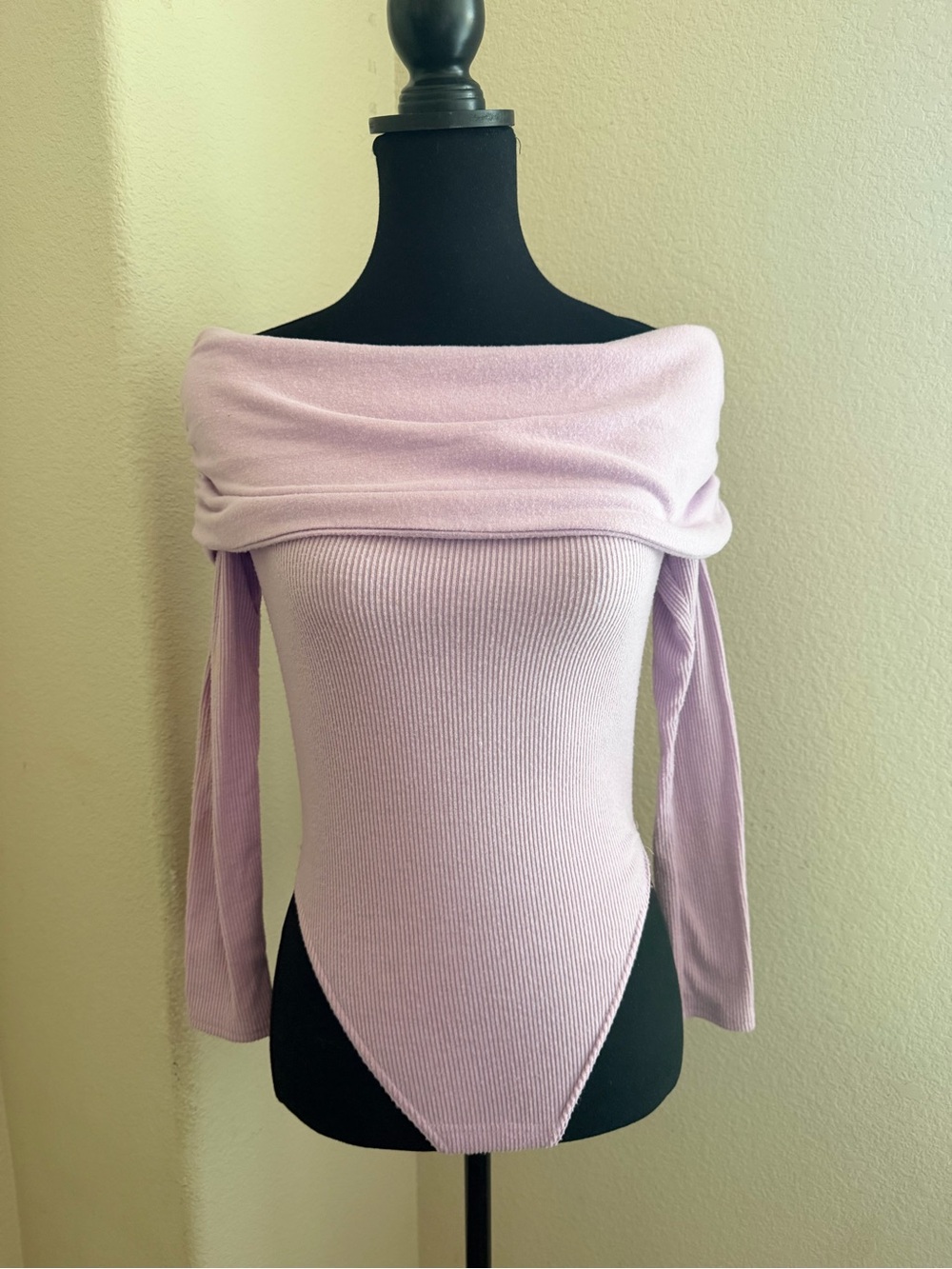 Urban Outfitters Light Lavender Off-the-Shoulder Ribbed Bodysuit